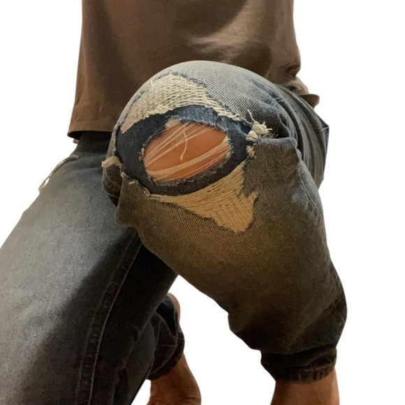 Old Navy Original Taper Distressed Straight Leg Jeans - Picture 3 of 8